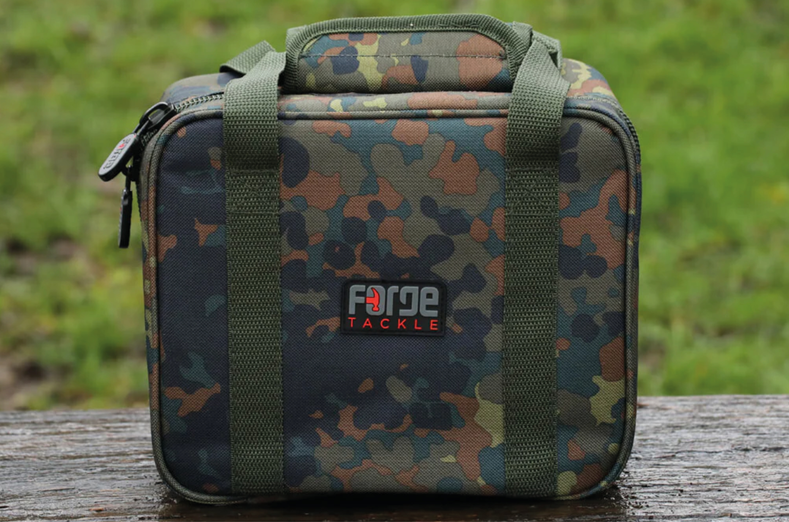 Forge Tackle FTR Camo Hookbait Bag